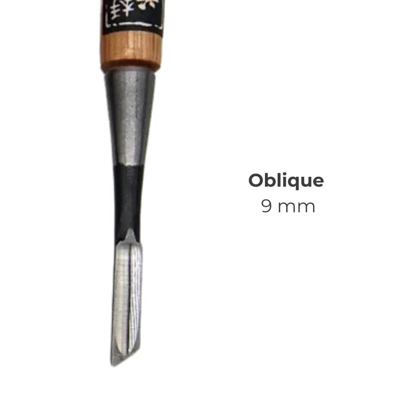 Ciseau à bois conçu pour sculpter avec précision et créer des formes détaillées dans le bois.