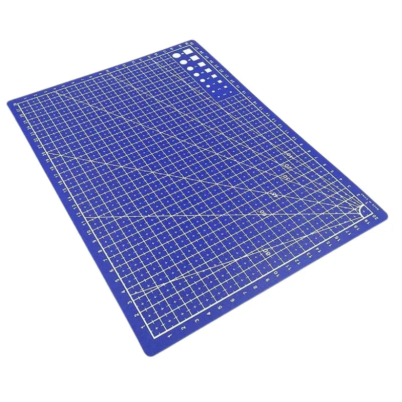 Tapis de découpe pour protéger votre surface de travail pendant vos créations bois.