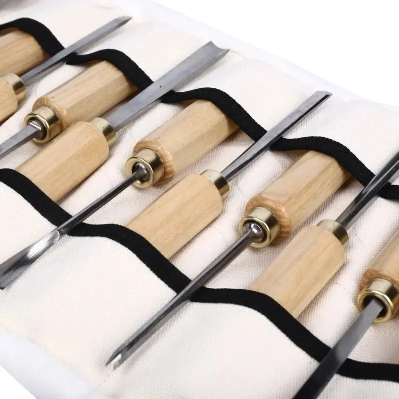 Ciseau à bois conçu pour sculpter avec précision et créer des formes détaillées dans le bois.