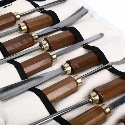 Ciseau à bois conçu pour sculpter avec précision et créer des formes détaillées dans le bois.