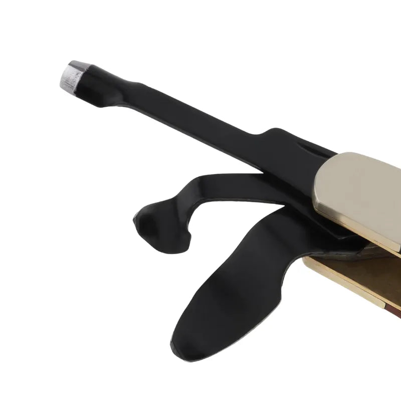 Couteau de sculpture pour façonner le bois avec précision et souplesse.