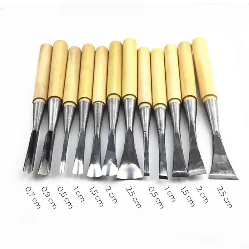 Couteau de sculpture pour façonner le bois avec précision et souplesse.