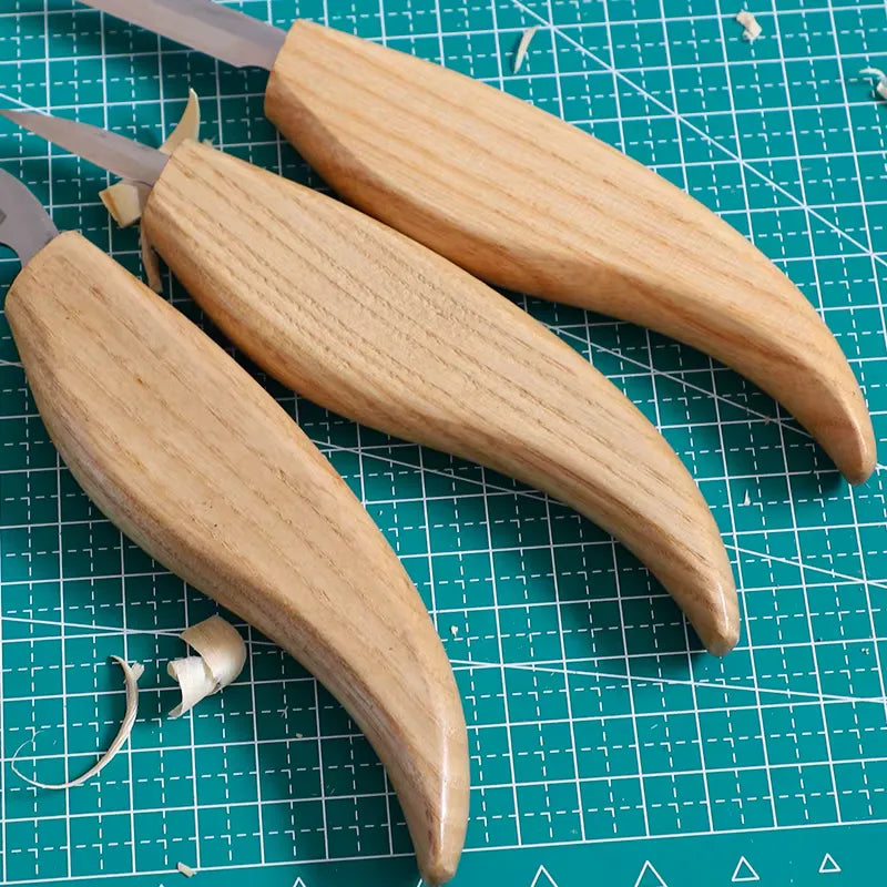 Kit complet d’outils de sculpture pour bien débuter ou se perfectionner dans le travail du bois.