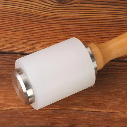 Maillet en bois, idéal pour frapper vos ciseaux sans endommager les manches.