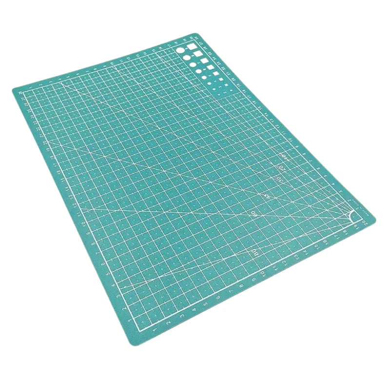 Tapis de découpe pour protéger votre surface de travail pendant vos créations bois.