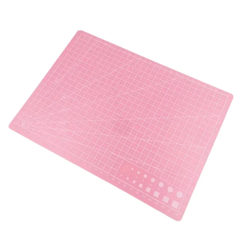 Tapis de découpe pour protéger votre surface de travail pendant vos créations bois.