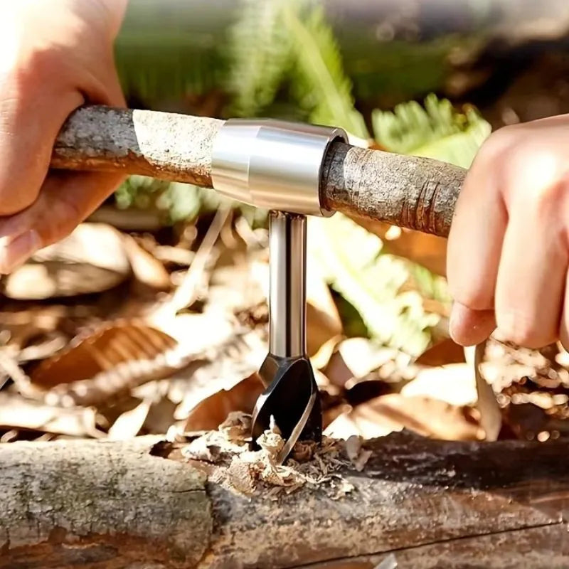 Tarière à main conçu pour percer des trous dans le bois brut les passionnés de sculpture sur bois et de menuiserie.