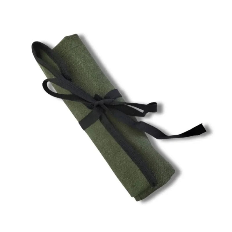Trousse de rangement pratique pour organiser vos outils de sculpture sur bois.